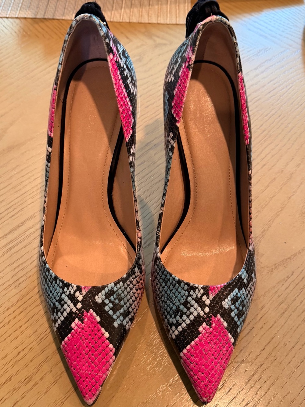 Carvela by Kurt Geiger Pink & Black Snakeskin Peep-Toe Heels 👠💗